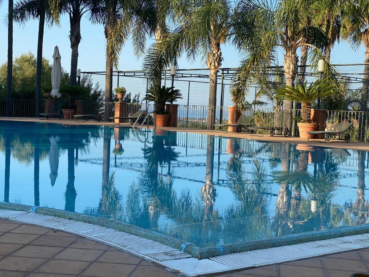 Villa Grandiosa Fc Aci Catena Dış mekan fotoğraf